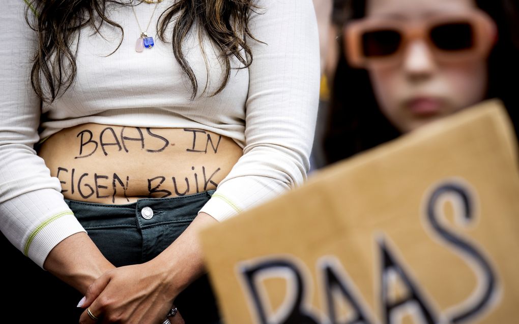 Machteloosheid en rouw kwellen mannen voor wie hun geaborteerde kindje wel gewenst was, zien hulpverleners van Schreeuw om leven. beeld ANP, Koen van Weel