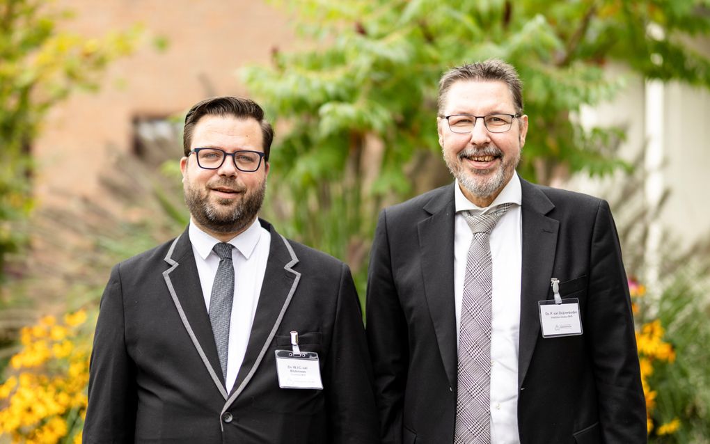 Ds. W.J.C. van Blijderveen (l.) en ds. P. van Duijvenboden. beeld André Dorst