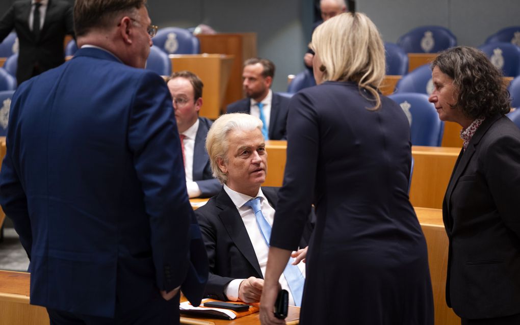 „Gods gelaat aanschouwen begint vandaag bij het gelaat van de ander. Bij een politiek die de ander niet ontmenselijkt, niet tot een geval of probleem maakt, maar die werkelijk menselijk is.” Foto: Kamerdebat in juli over de regeringsverklaring. beeld ANP, Jeroen Jumelet