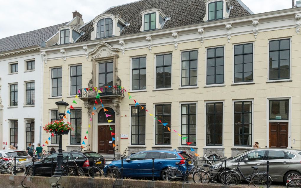 Het pand van de Theologische Universiteit Utrecht aan de Plompetorengracht in Utrecht bij de opening ervan in 2022. beeld Ruben Schipper