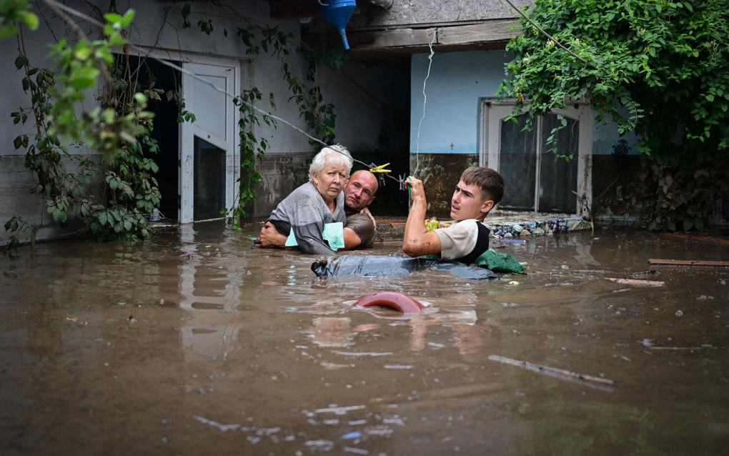 Verschillende Europese landen worden geteisterd door wateroverlast. Foto: overstromingen het Roemeense dorp Slobozia Conachi. beeld AFP, Daniel Mihailescu