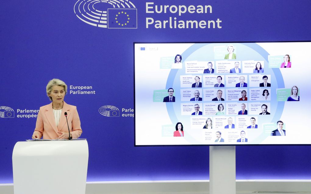 Europese Commissievoorzitter Ursula von der Leyen tijdens de presentatie van haar nieuwe plannen. beeld EPA, Teresa Suarez