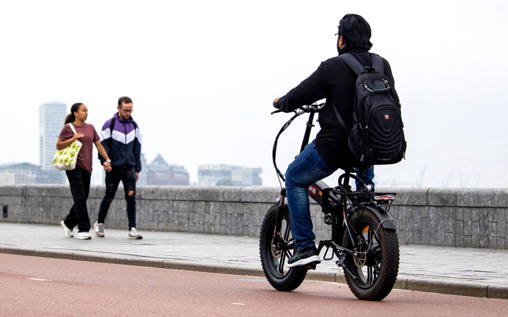 Een fatbike in de binnenstad van Amsterdam. beeld ANP, RAMON VAN FLYMEN