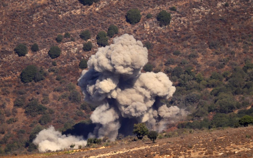 Rook stijgt op na een Israëlische aanval op een Hezbollahdoel in Libanon. beeld EPA, Rabih Daher