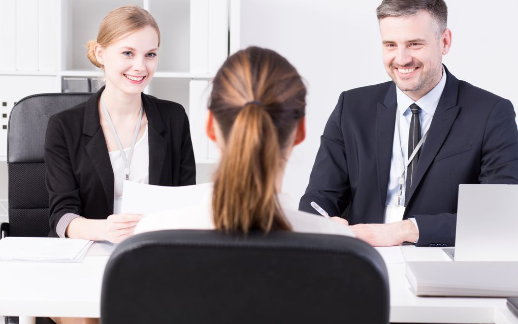 Jongeren vinden het spannend om alleen te solliciteren. beeld iStock