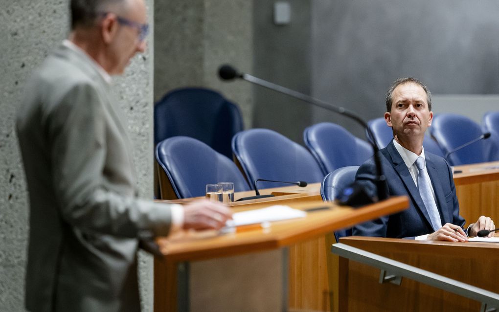 Vrijwel alle partijen vinden het onwenselijk dat mensen met een laag inkomen in het jaar dat ze met pensioen gaan een deel van hun toeslagen zouden kunnen verliezen als ze kiezen voor een bedrag ineens. beeld ANP, Remko de Waal