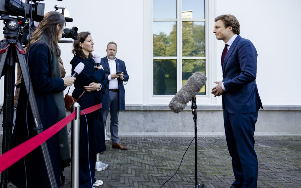 Ruben Brekelmans, minister van Defensie, staat de pers te woord bij het Catshuis. beeld ANP, REMKO DE WAAL