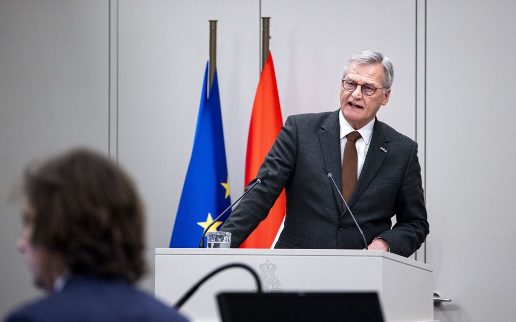 Senator Peter Schalk (SGP) tijdens de behandeling van de spreidingswet door de Eerste Kamer. beeld ANP, Ramon van Flymen