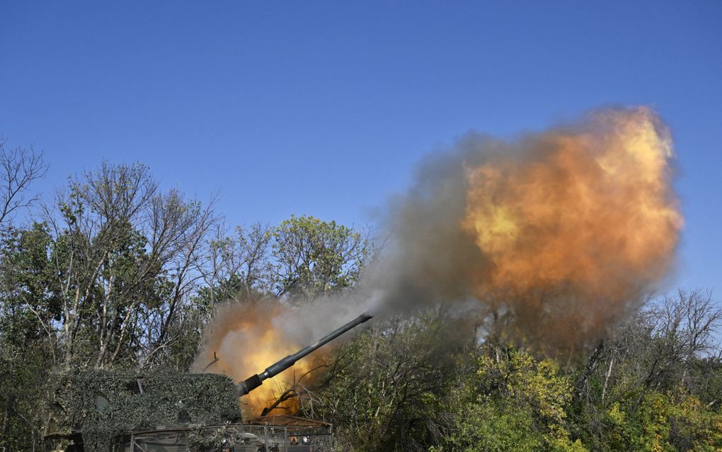 „De toenemende spanningen rond Oekraïne tonen dat menselijke leiders niet de ultieme controle hebben.” Foto: Oekraïense militairen in actie in de regio Donetsk. beeld AFP, Genya Savilov