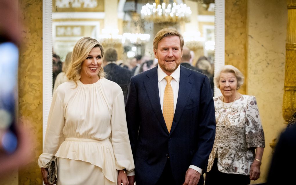 Koningin Maxima, koning Willem-Alexander en Prinses Beatrix eerder dit jaar tijdens de uitreiking van de Appeltjes van Oranje, de jaarlijkse prijzen van het Oranje Fonds. beeld ANP, Koen van Weel