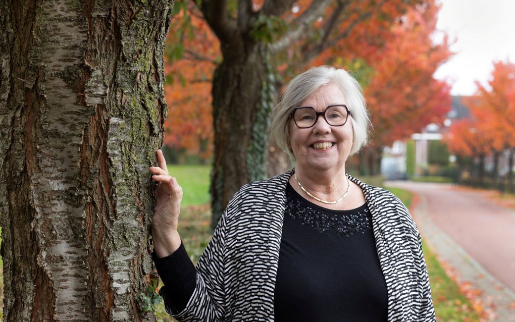 In Nederland kocht Anne-Marie Kool vorige week een nieuwe bril. „Voor zending is het ook nodig om een nieuwe bril op te zetten, om te ontdekken hoe God al werkte in het gebied waar je naar uitgezonden bent.” beeld Erik Kottier