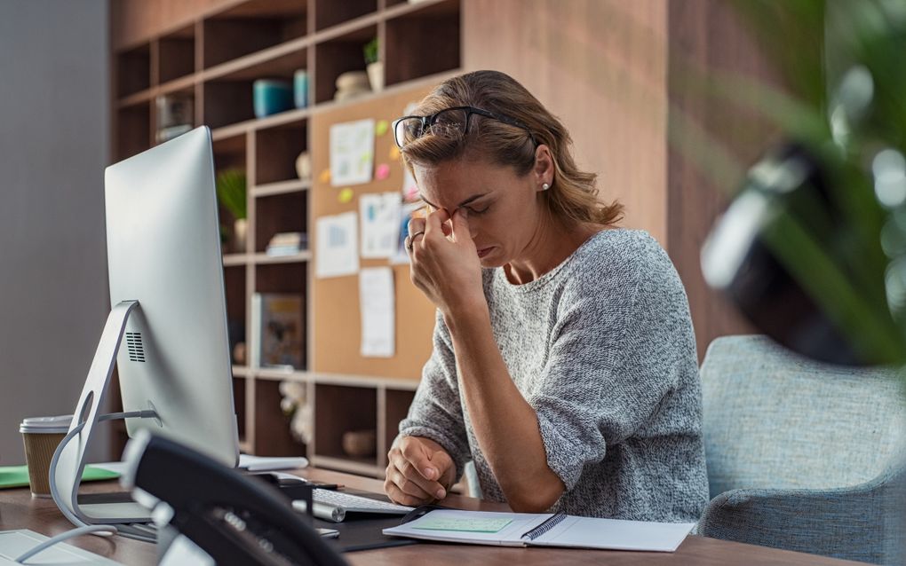 Iets meer dan de helft van de ondervraagden vindt de psychische belasting die hun baan veroorzaakt hoog. beeld iStock