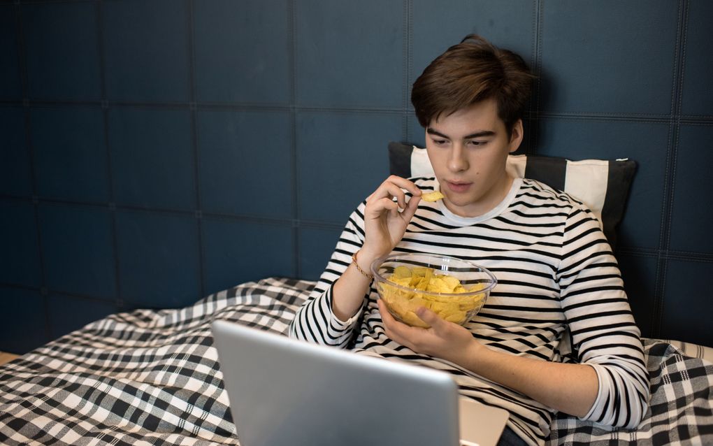 De 12 tot 18-jarigen eten het minst gezond van alle leeftijdsgroepen. beeld iStock