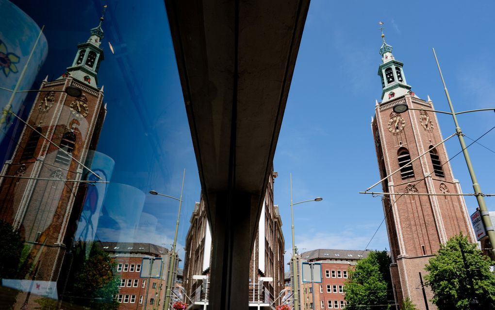 De toren van de Grote of Sint-Jacobskerk in Den Haag. De kerk zelf, die dateert uit de dertiende eeuw, is al tientallen jaren een „evenementenlocatie die zich perfect leent voor congressen, exposities, culinaire evenementen en festivals”, aldus de website van de Grote Kerk Den Haag. beeld ANP, Bart Maat