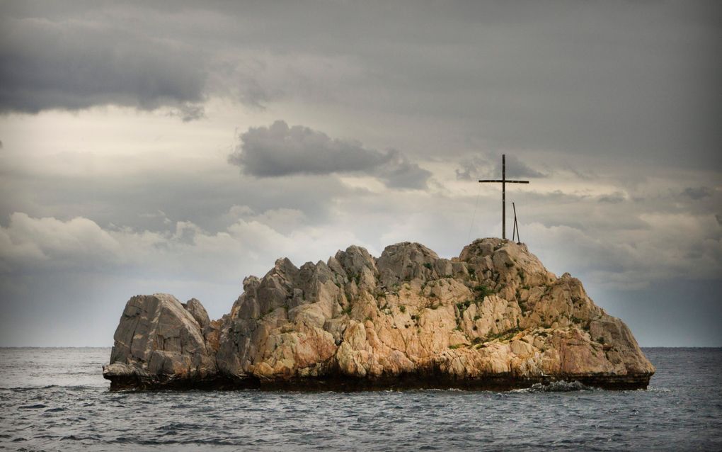 „Je wilt geen afscheid nemen, zonder dat mensen weten waarheen ze op weg zijn. Evenmin zonder dat ze de indrukwekkende boodschap van het Evangelie hebben gehoord. Namelijk dat het Jezus’ liefste werk is een verdwaalde zondaar op te zoeken, op Zijn schouders te leggen om hem of haar te koesteren en zo voor eeuwig thuis terug te brengen.” beeld RD, Henk Visscher