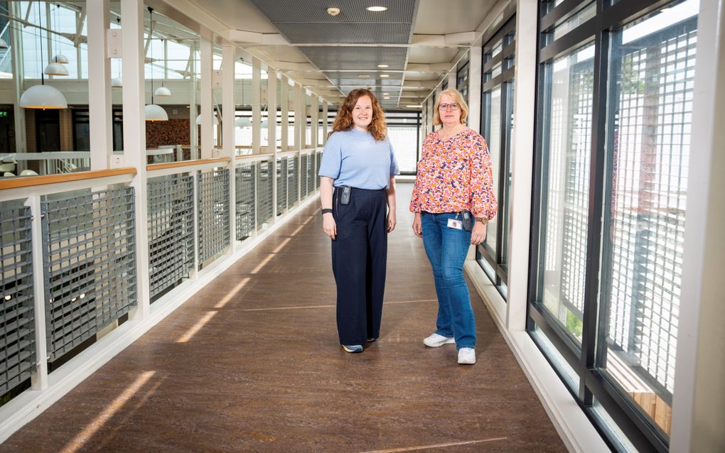 De psychologen Shirley (l.) en Marion, behandelaren in tbs-kliniek De Kijvelanden. beeld Cees van der Wal