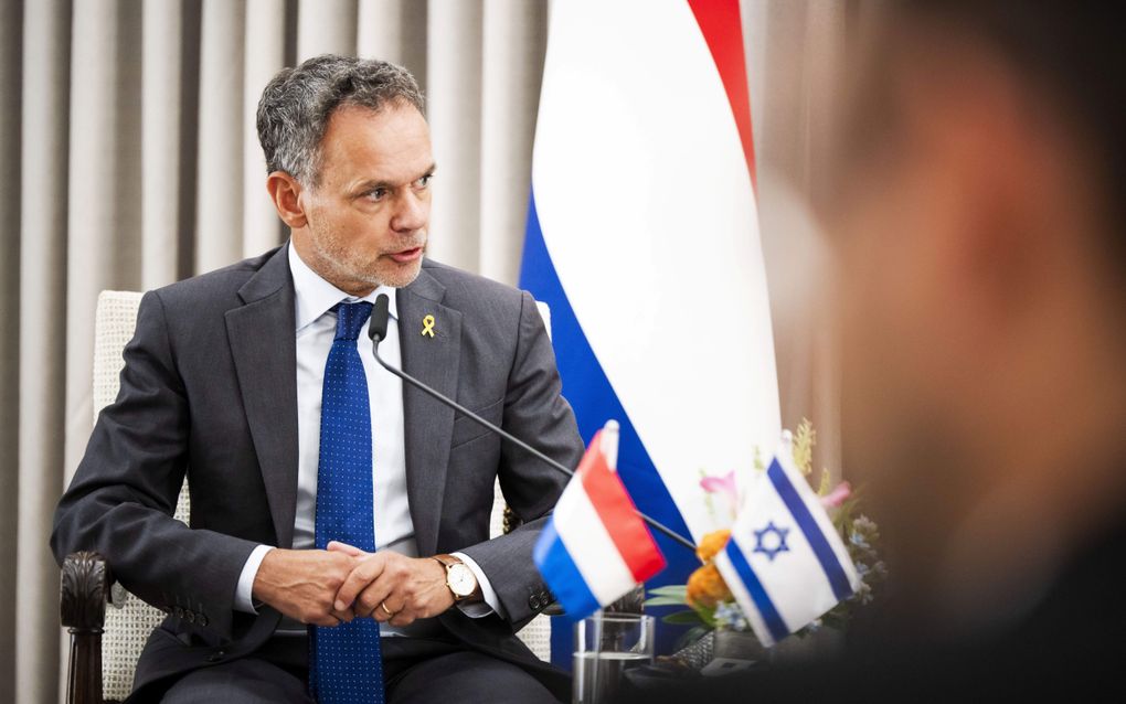 Minister van Buitenlandse Zaken Caspar Veldkamp tijdens een bezoek aan Israël. beeld ANP, Freek van den Bergh