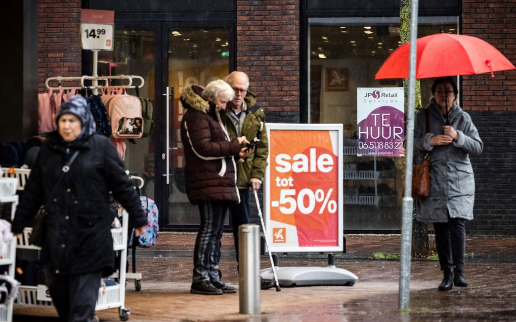 Illustratieve foto van winkelend publiek in het centrum van Waalwijk. beeld ANP, Rob Engelaar