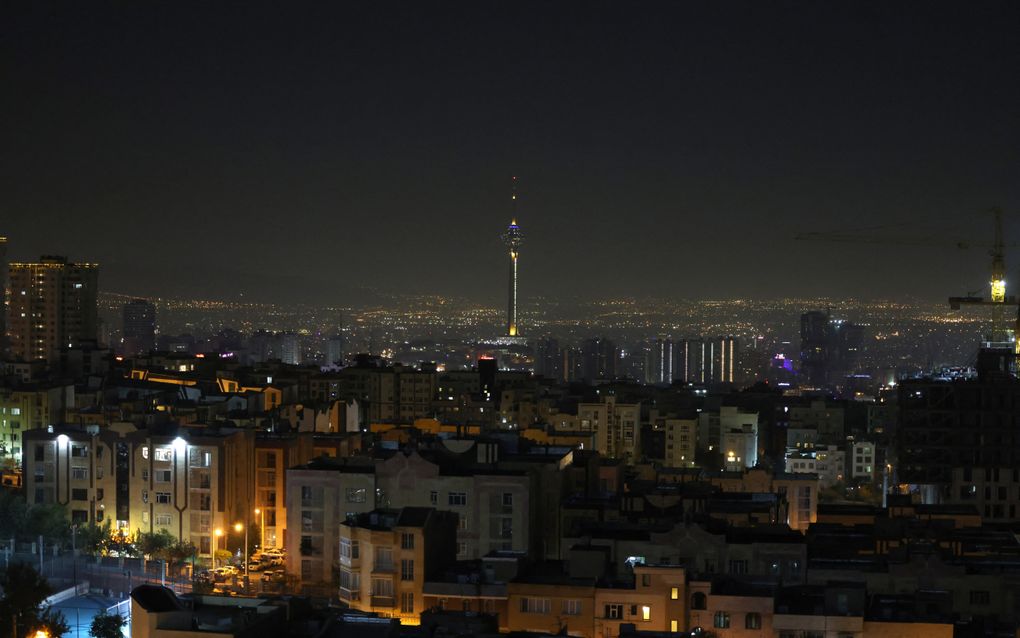 De skyline van Teheran, nadat zaterdagochtend verschillende explosies waren gehoord. beeld AFP, Atta Kenare