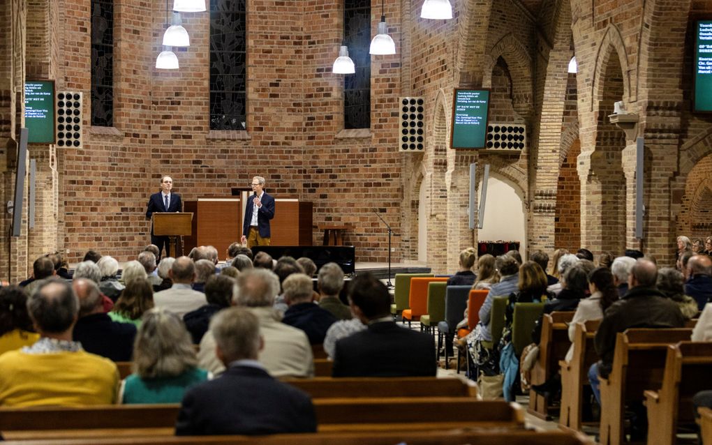 In de Victorkerk in Apeldoorn vond vrijdagavond een Reformatieherdenking plaats. Spreker was de Duitse pastor Ludwig Rühle. Aan de avond werkte het Christelijk Gemengd Koor Viva Vox uit Elspeet mee. beeld André Dorst