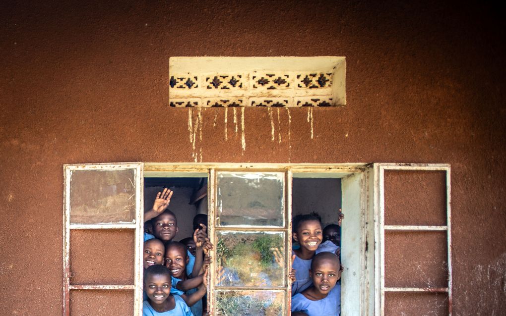 Schoolkinderen in Uganda. beeld Carel Schutte