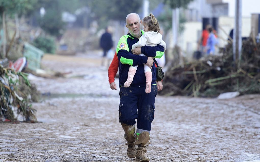  Onder de slachtoffers zijn ook jonge kinderen en ouderen. beeld AFP, Jose Jordan  