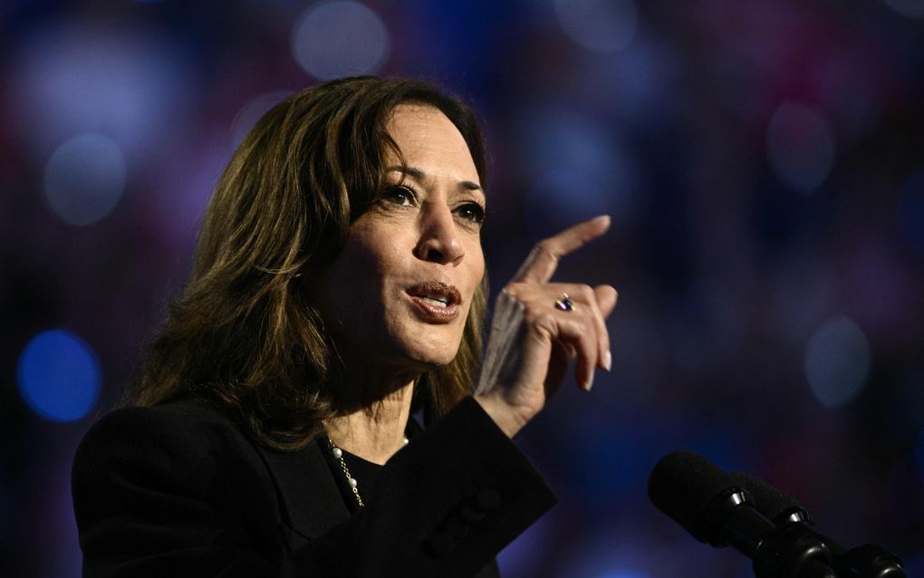 Verschillende peilingen zouden uitwijzen dat een meerderheid van de laatste zwevende kiezers voor de Democratische presidentskandidaat Kamala Harris kiezen. beeld AFP, Brendan Smialowski