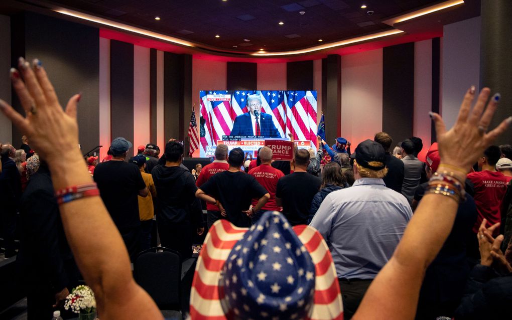 Fans van Trump juichen voor de nieuwe president. beeld AFP, Ronda Churchill