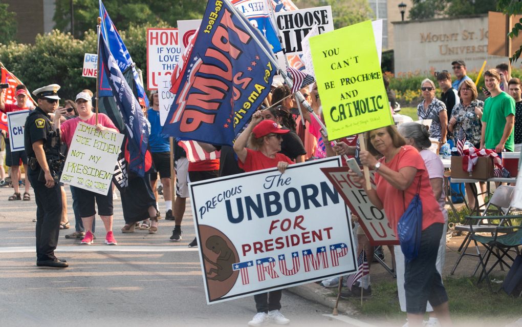 Prolifeaanhangers van Donald Trump. Voor veel christenen zijn abortus en het transgenderbeleid niet de belangrijkste reden om naar de stembus te gaan. beeld APF, Saul Loeb