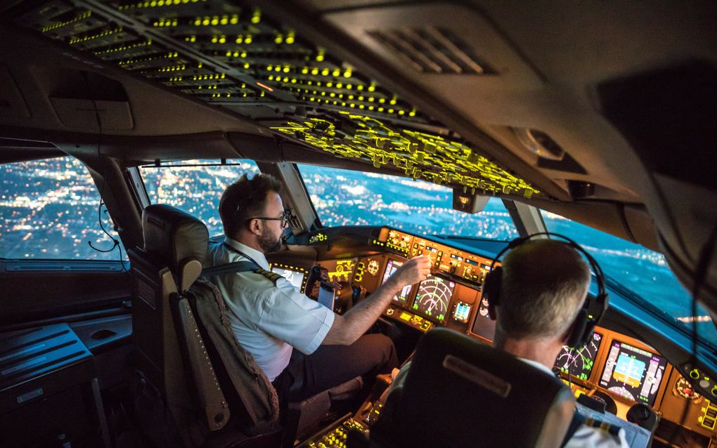 Het belang van een tweede piloot in de cockpit staat ter discussie. beeld Getty Images