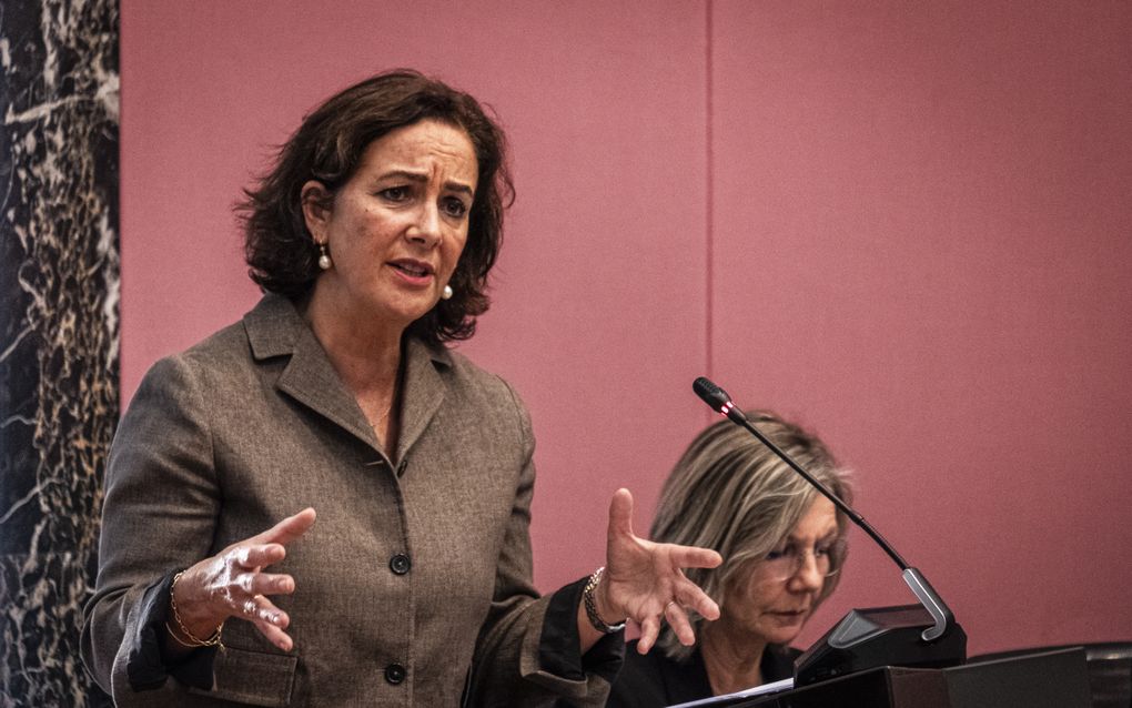  Burgemeester Femke Halsema tijdens het spoeddebat in de Amsterdamse gemeenteraad. beeld ANP, DINGENA MOL