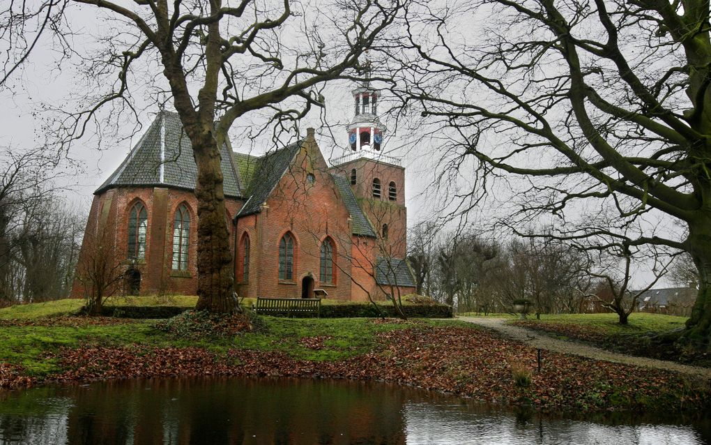 De meeste burgerlijke gemeenten hebben een kerkenvisie opgesteld. Foto: de Petruskerkin het Groningse Pieterburen. beeld RD, Anton Dommerholt