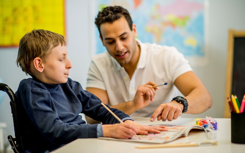 „Wat als we ons samen inzetten om elke jongere de kans te geven om te stralen?” beeld iStock