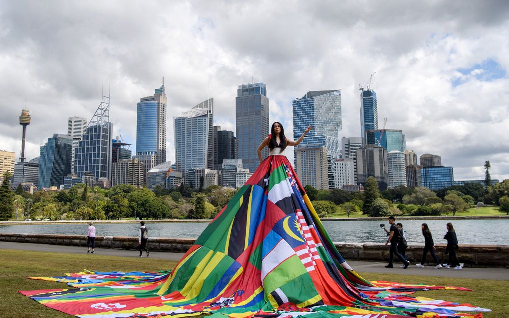 Het inzetten van de zogeheten Amsterdam Rainbow Dress is wat het ministerie van Buitenlandse Zaken betreft een concreet voorbeeld van experimenteren met feministisch buitenlandbeleid. beeld EPA, Bianca de Marchi