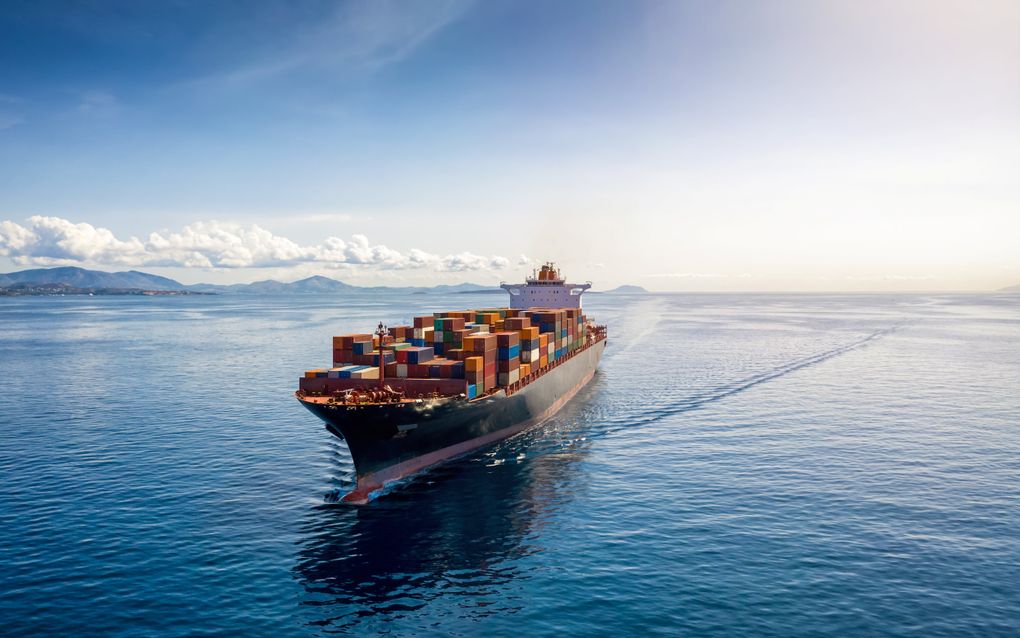 De wolkvorming boven de oceanen is lager door de afname van fijnstof in de lucht. Dit komt doordat zeeschepen minder zware olie verstoken. beeld iStock