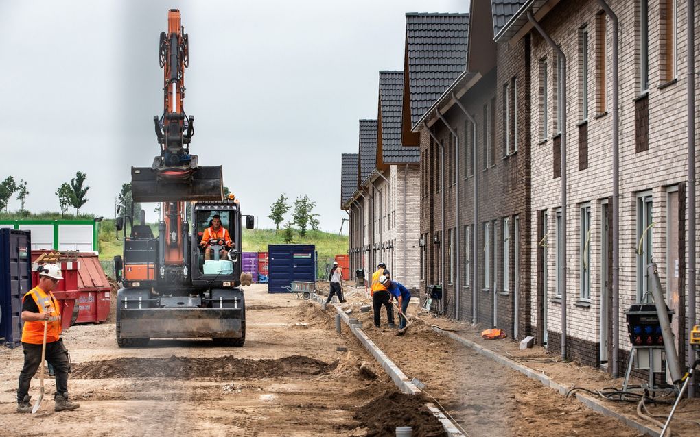 Het bouwen van voldoende nieuwe huizen heeft veel voeten in de aarde. beeld RD, Henk Visscher