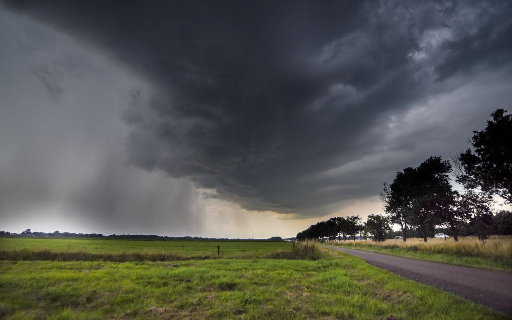 Regenbuien boven Overijssel. Het voorjaar is erg nat. beeld ANP, GinoPress