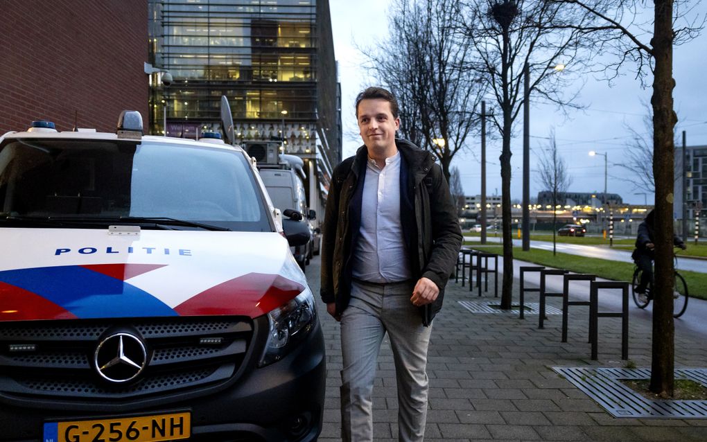 Sywert van Lienden komt aan bij de rechtbank van Rotterdam, voor een inleidende zitting van de strafzaak over de omstreden mondkapjesdeal. beeld ANP, Ramon van Flymen 