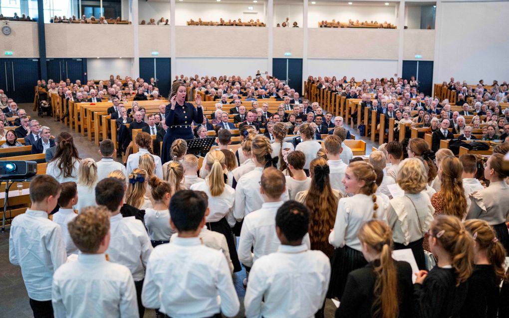 Kinderkoren uit Tricht-Geldermalsen en Veenendaal. beeld Cees van der Wal