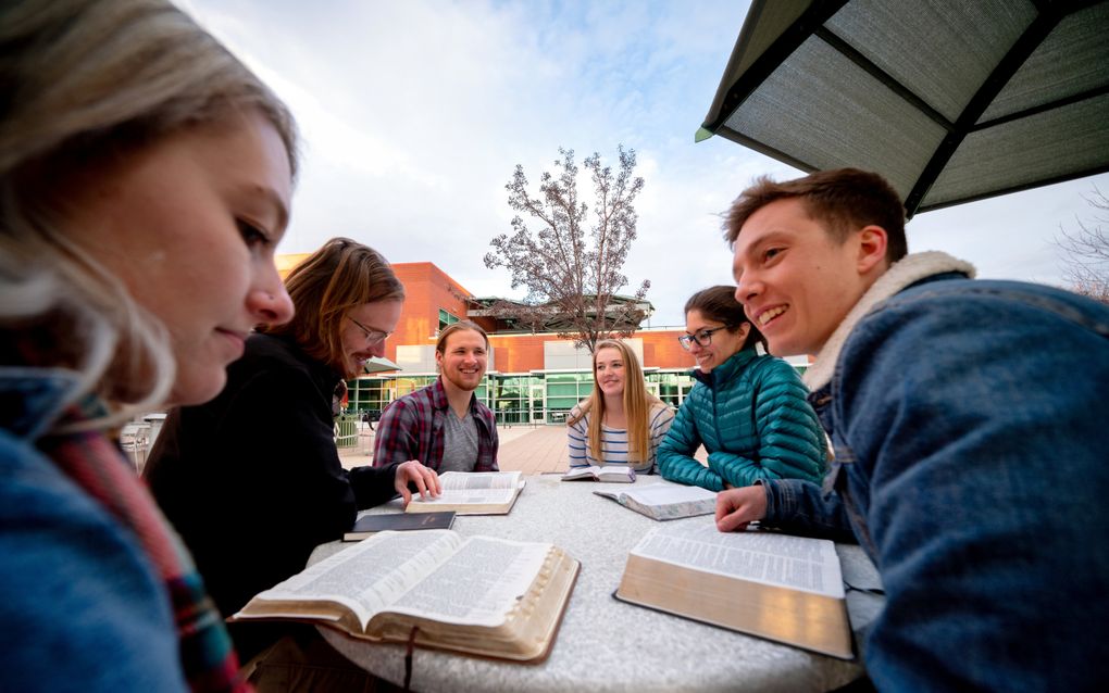 Ron Becker: „Ik zie een duidelijke Bijbels-theologische lijn in de Schrift dat je met de mogelijkheid rekening moet houden dat God door jongeren spreekt.” beeld iStock