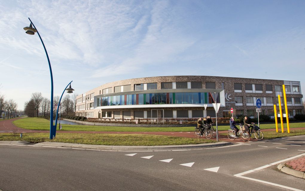 Exterieur van het schoolgebouw van het Van Lodenstein College, locatie Barneveld. beeld RD, Anton Dommerholt