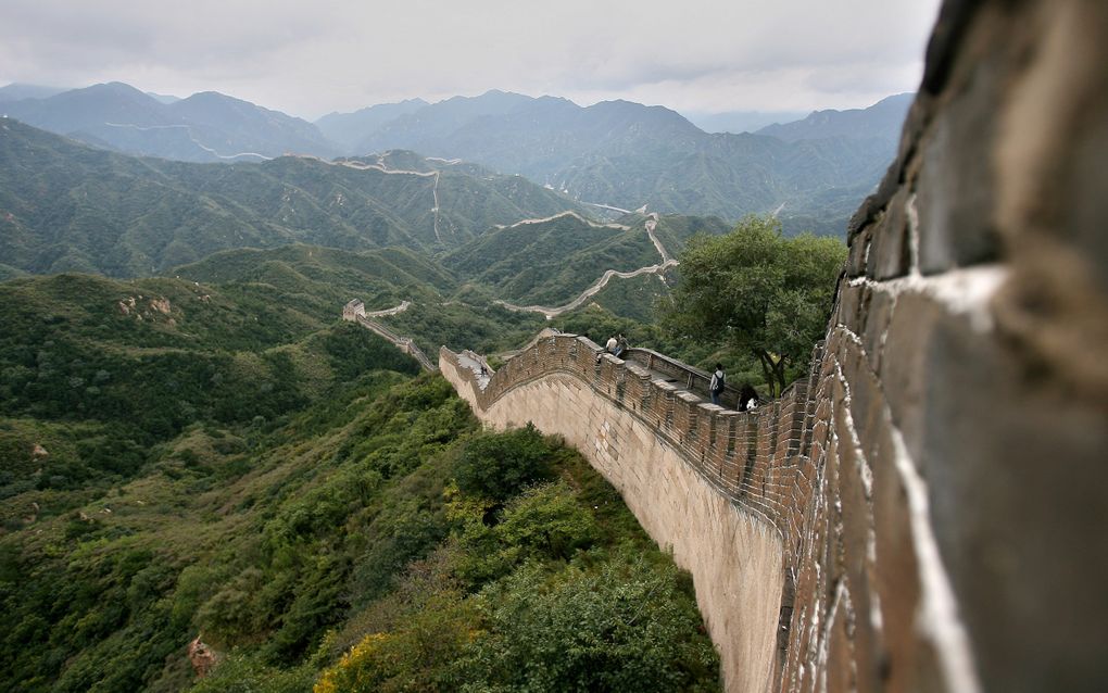 De Chinese Muur, een uit aarde en stenen opgetrokken verdedigingswal in het noorden van China. beeld RD, Henk Visscher 