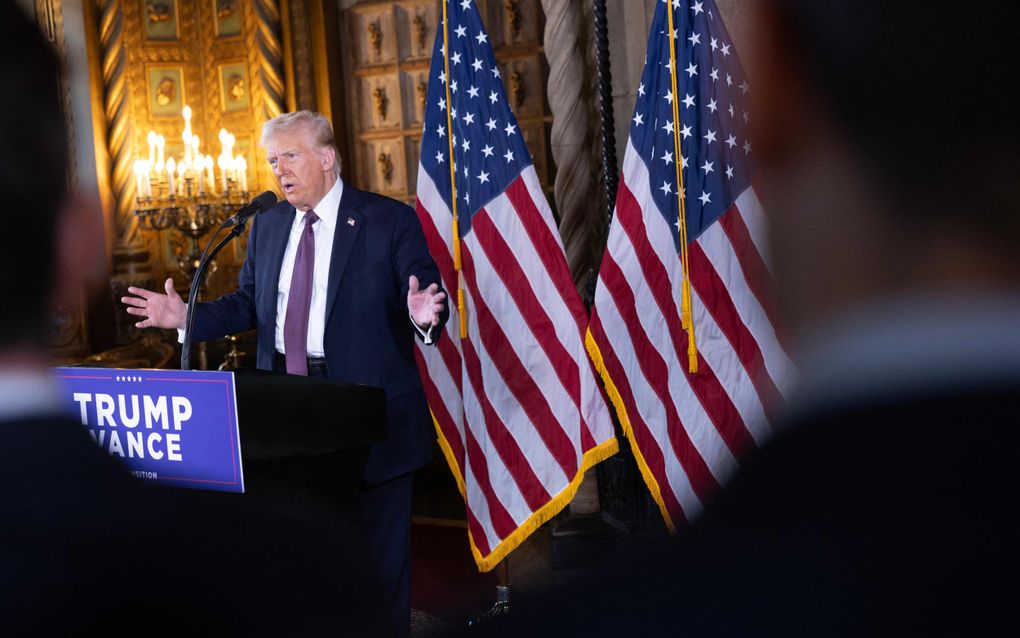 Donald Trump tijdens een persconferentie in Mar-a-Lago, Palm Beach (Florida). beeld AFP, Scott Olson