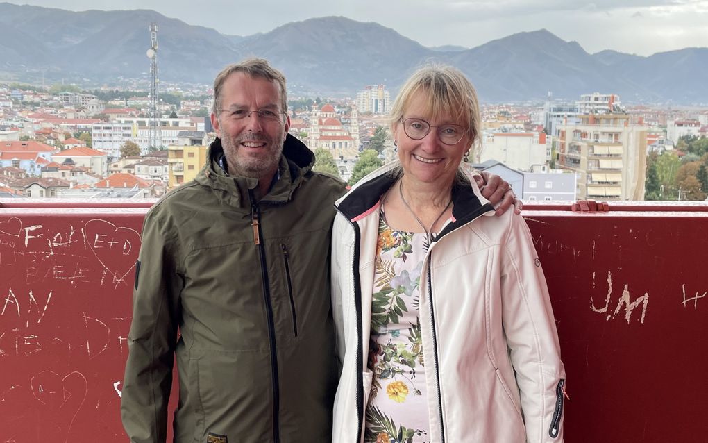 Zendingswerkers Gijsbert en Jenneke Wolvers op oriëntatie in Albanië. beeld familie Wolvers