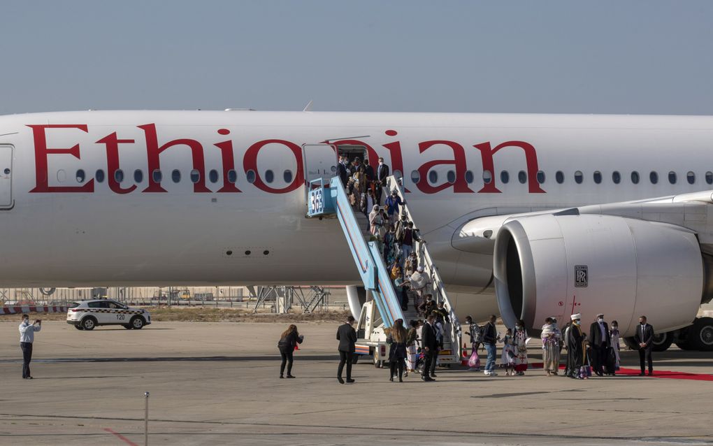 „Het christenzionisme berust op de gedachte dat de verlangde wederkomst van Jezus wordt bespoedigd door Joden optimaal te steunen bij het zich vestigen in ”Zion”, het Beloofde Land.” Foto: Ethiopische Joden arriveren in Israël. beeld EPA, Atef Safadi