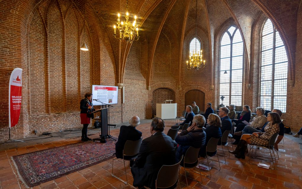 Theoloog en musicus dr. Hanna Rijken sprak woensdag in de Broederkerk in Kampen bij de start van de landelijke actie Kerkbalans. beeld Freddy Schinkel