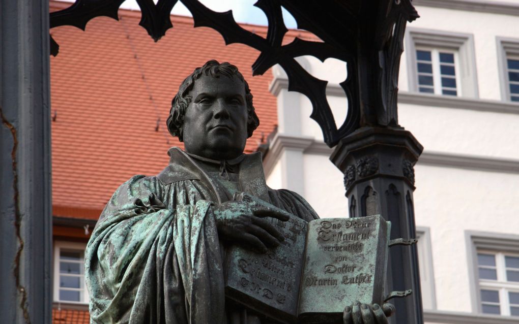 Standbeeld van de zestiende-eeuwse reformator Maarten Luther in de Duitse stad Wittenberg. beeld RD