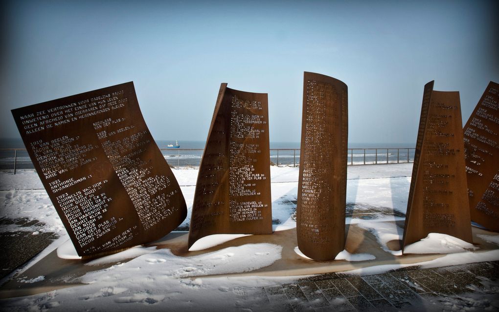 In Katwijk herinnert een monument aan omgekomen zeelieden. beeld RD, Henk Visscher