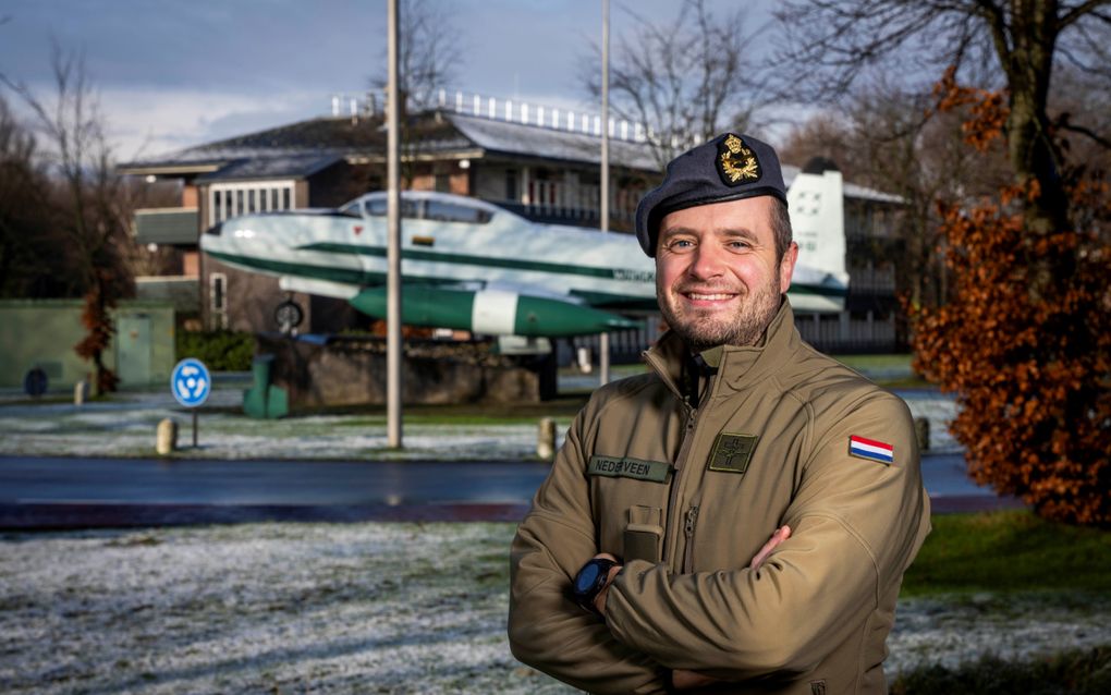 Ds. R. (Robert) Nederveen is namens de Hersteld Hervormde Kerk als krijgsmachtspredikant werkzaam op de vliegbasis Woensdrecht. beeld Cees van der Wal