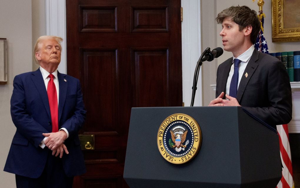 Topman Sam Altman van het bedrijf OpenAI en president Trump tijdens een aankondiging in het Witte Huis over nieuwe investeringen in AI. beeld Getty Images